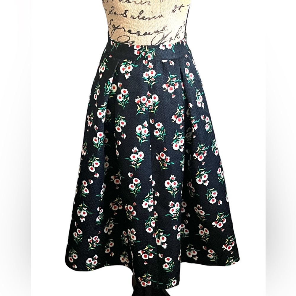 New Look Midi A-Line Flared flower skirt